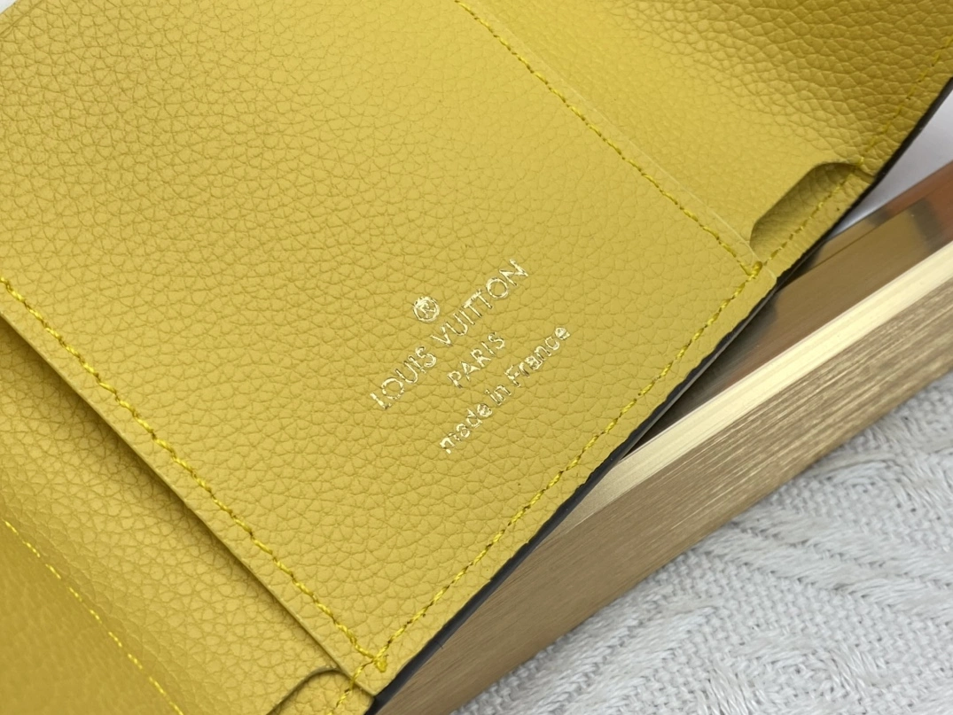 Louis Vuitton AAA Quality Wallets For Women Vibrant 8598 - Image 6