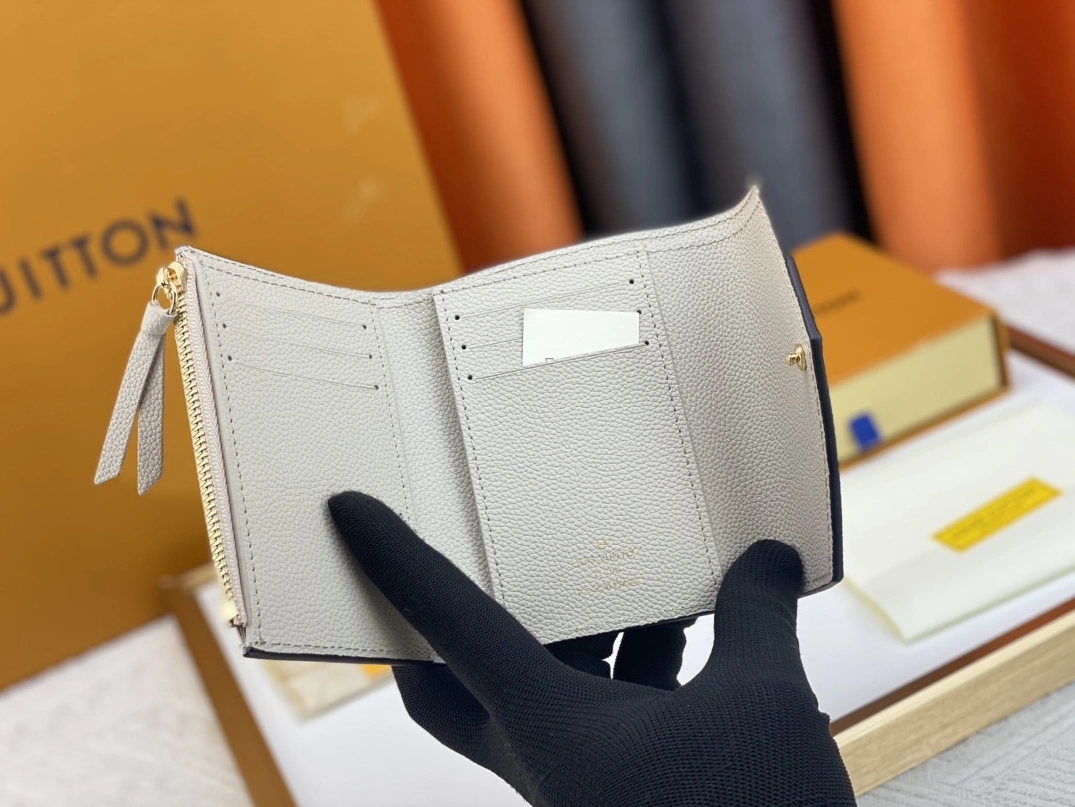 Louis Vuitton AAA Quality Wallets GoAnywhere 4257 - Image 7