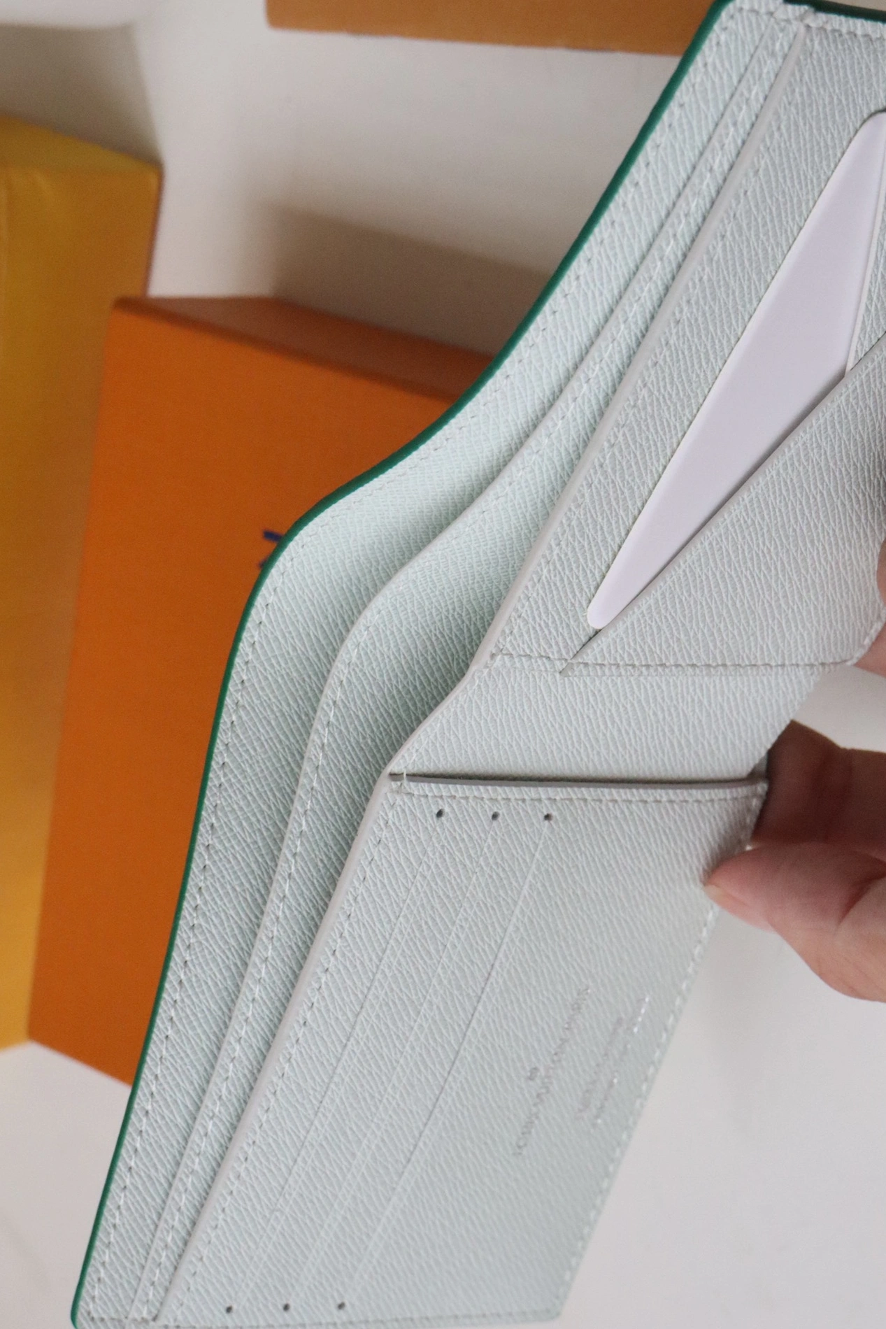 Louis Vuitton AAA Quality Wallets Resilient 7432 - Image 7