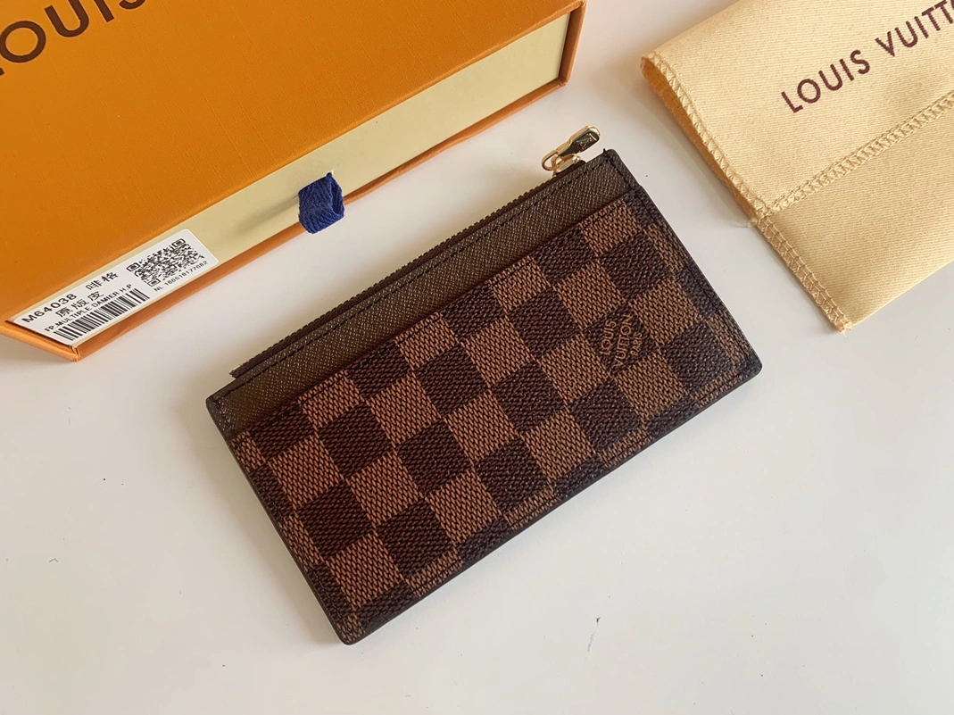 Louis Vuitton Card Case For Unisex Bright 7282 - Image 3