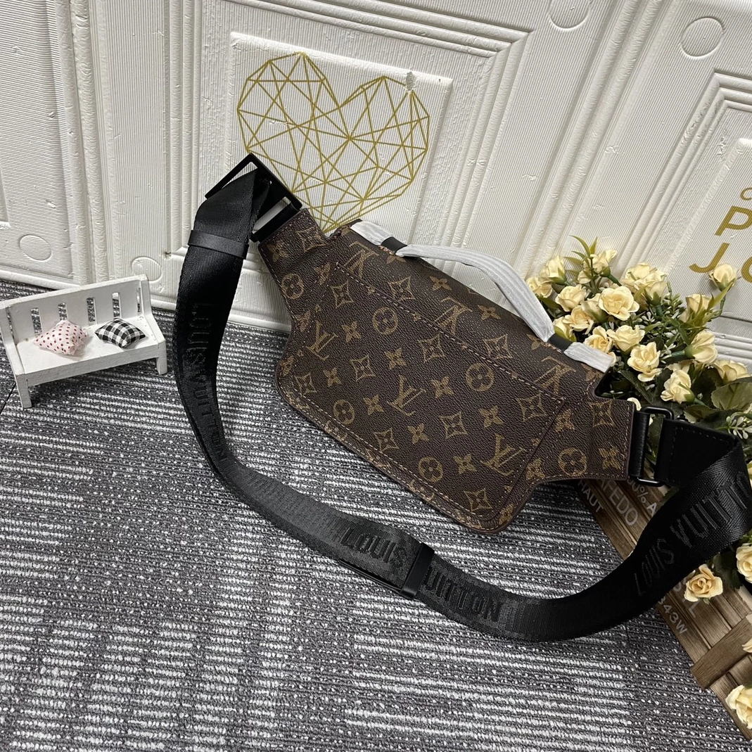 Louis Vuitton LV AAA Quality Belt Bags For Men Reliable 5857