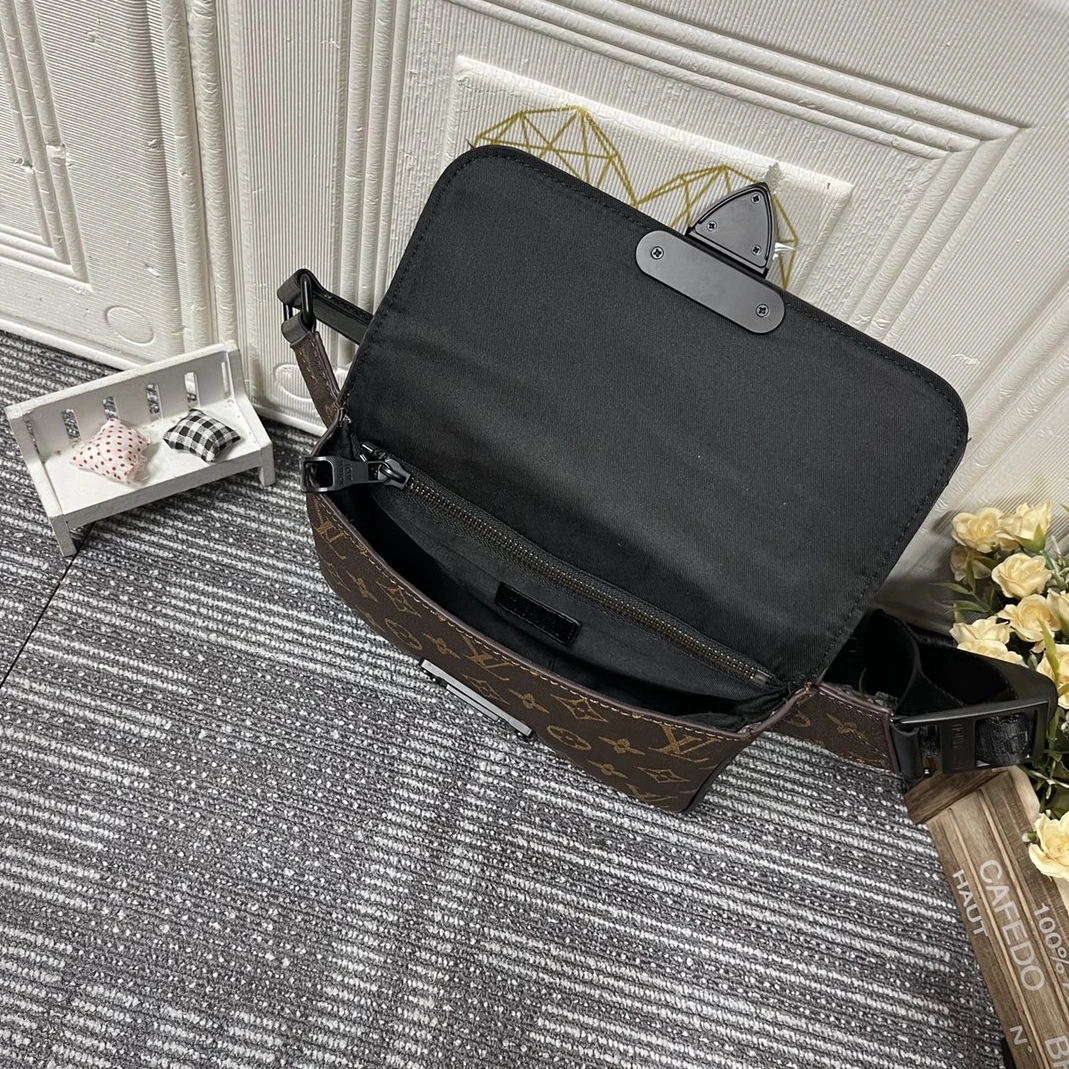 Louis Vuitton LV AAA Quality Belt Bags For Men Reliable 5857 - Image 7