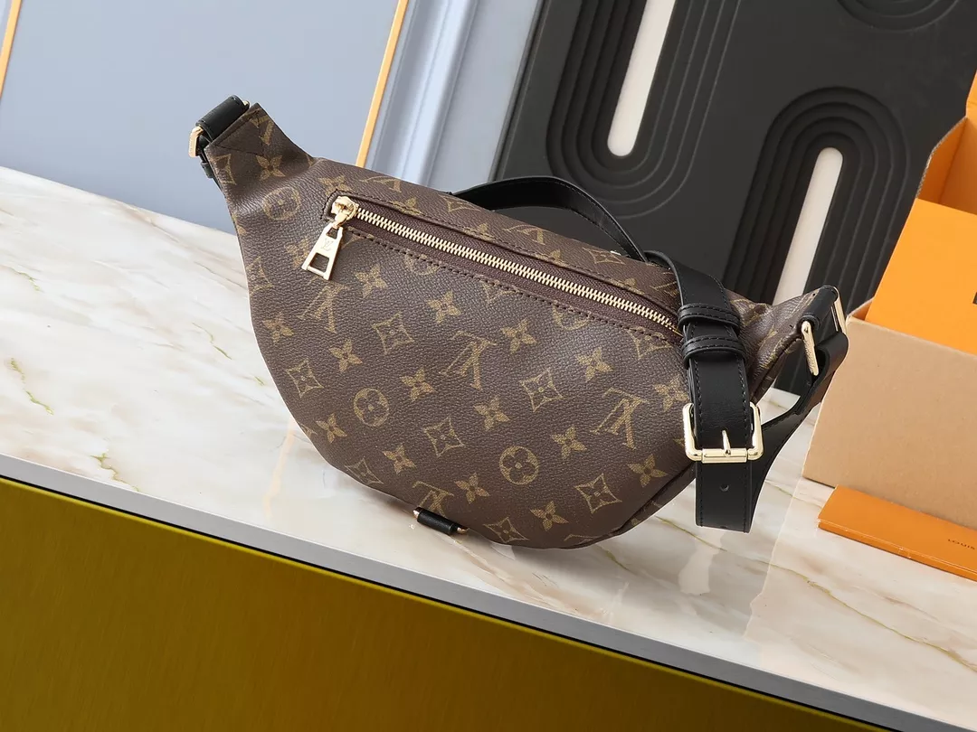 Louis Vuitton LV AAA Quality Belt Bags For Unisex Compact 491 - Image 3