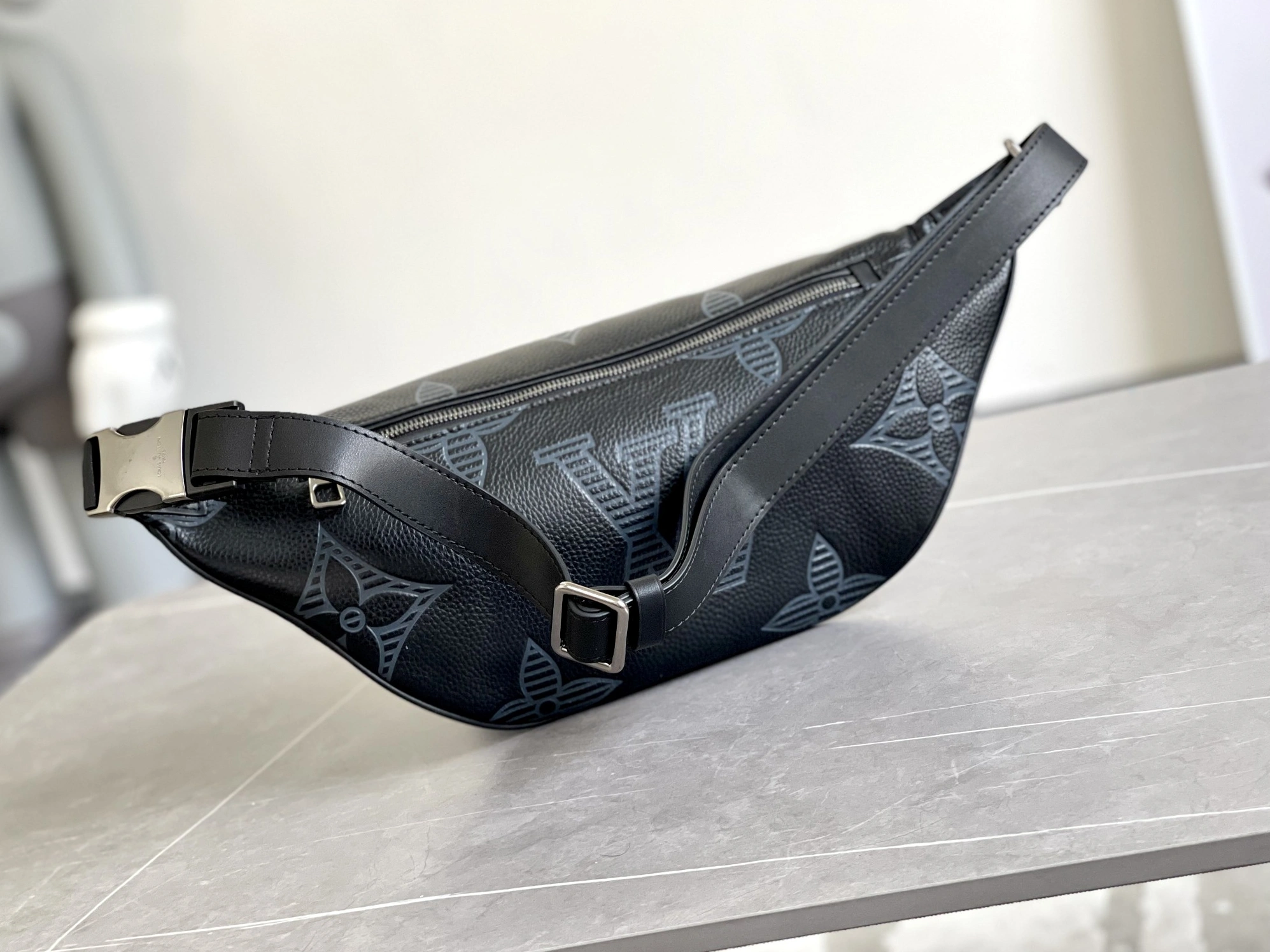 Louis Vuitton LV AAA Quality Belt Bags Modern 9647 - Image 3