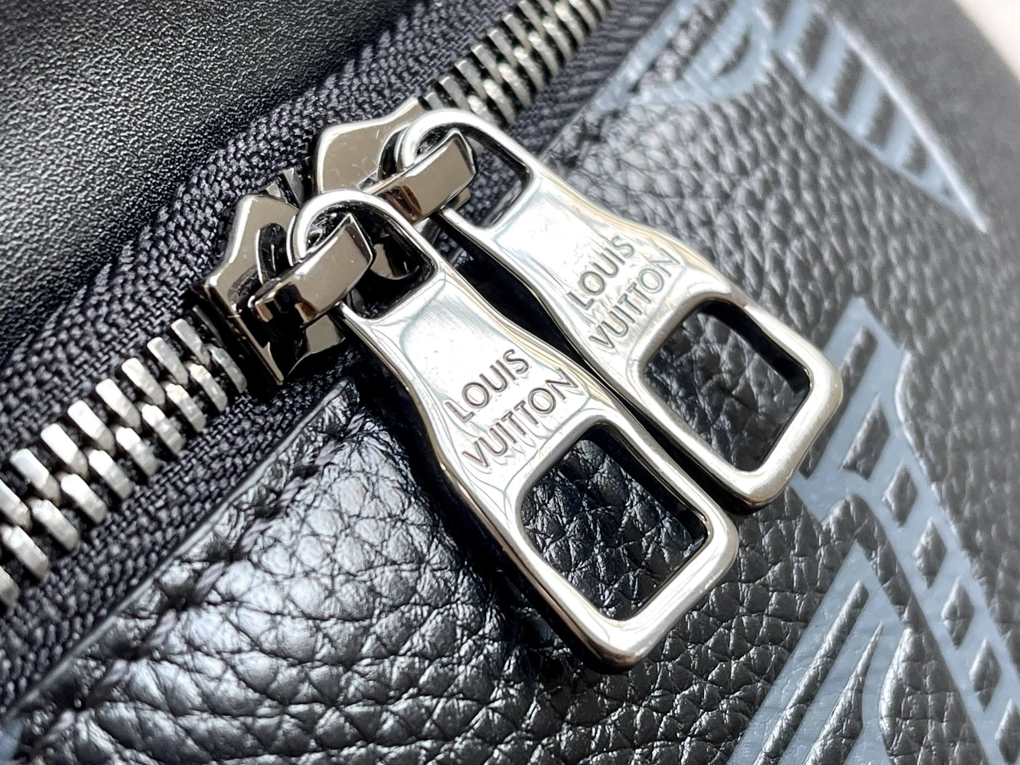 Louis Vuitton LV AAA Quality Belt Bags Modern 9647 - Image 4