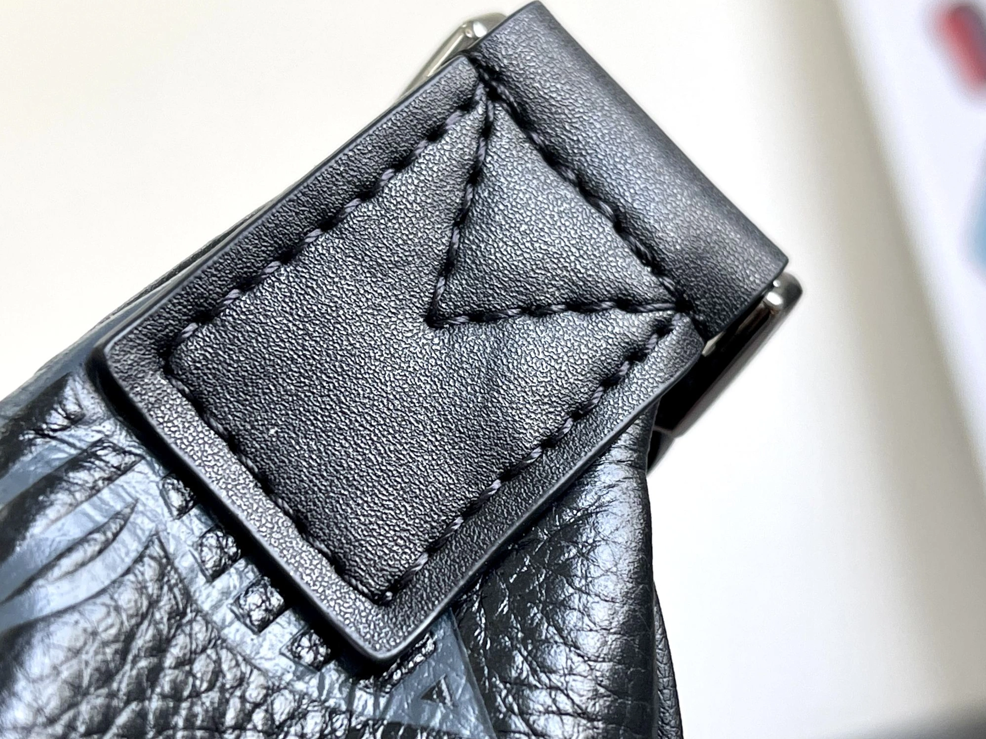 Louis Vuitton LV AAA Quality Belt Bags Modern 9647 - Image 5