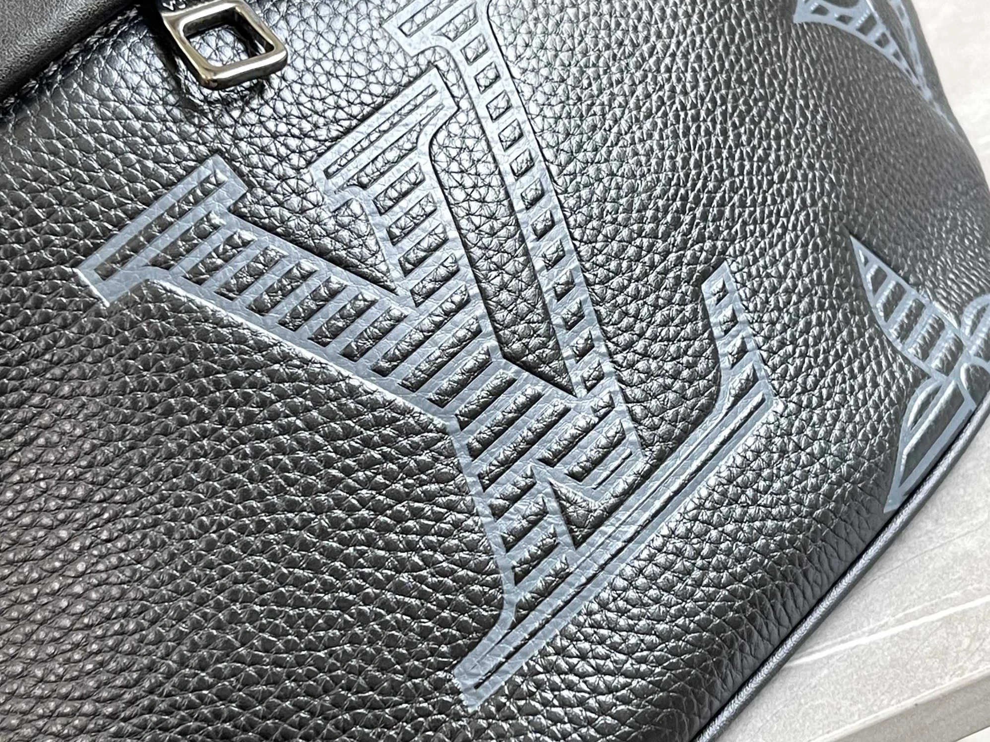 Louis Vuitton LV AAA Quality Belt Bags Modern 9647 - Image 6