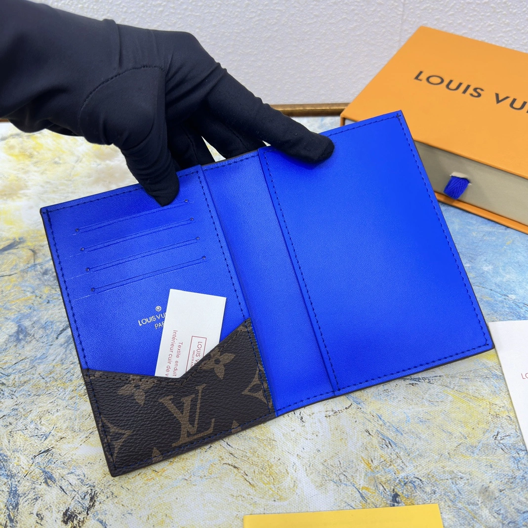 Louis Vuitton LV Card Case For Unisex Refined 2760 - Image 4