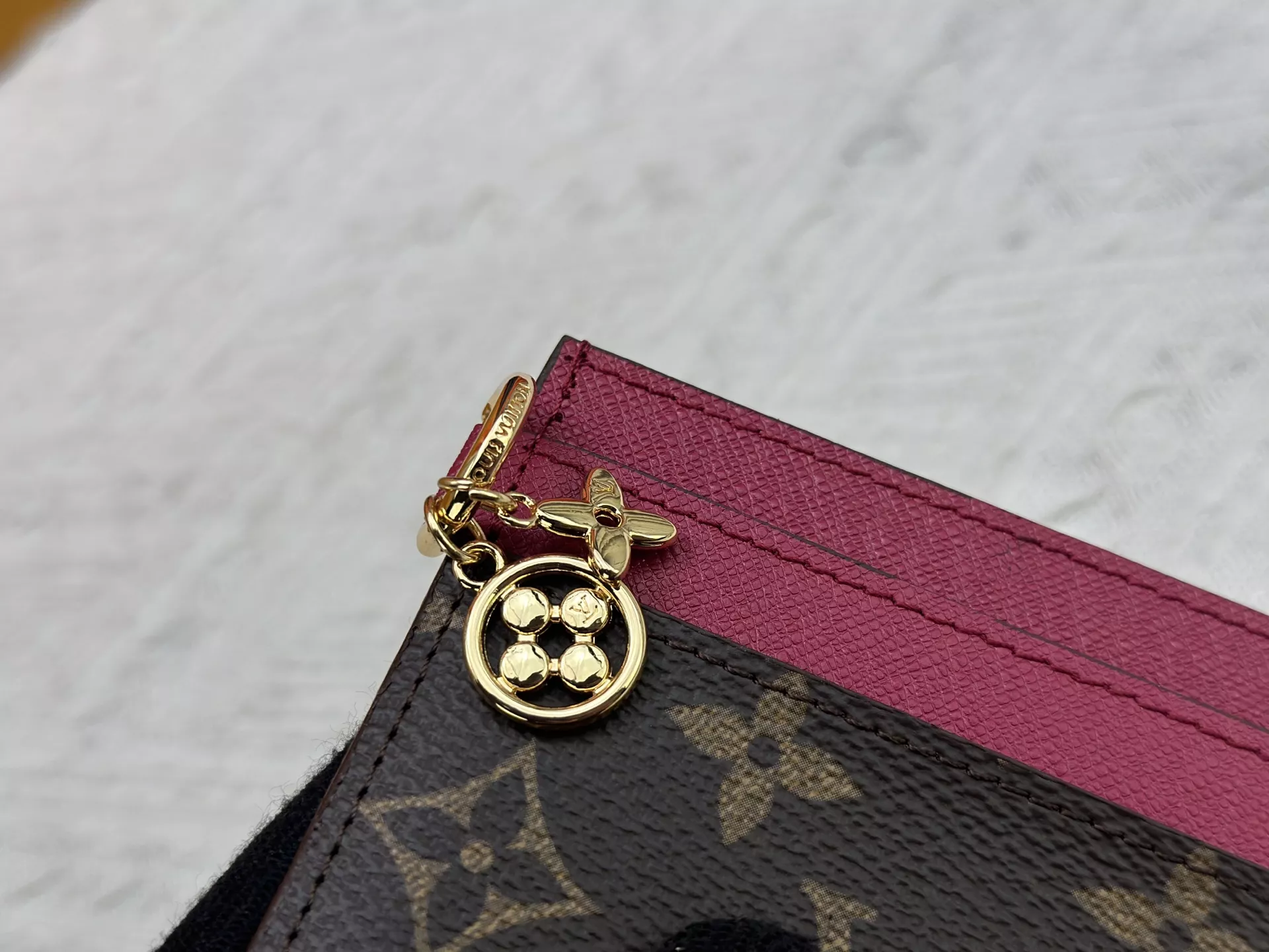 Louis Vuitton LV Card Case For Women EyeCatching 8317 - Image 4