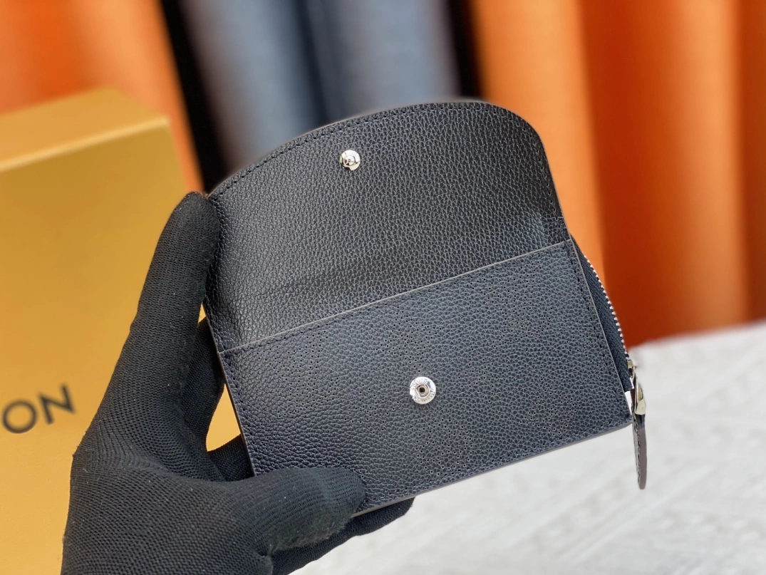 Louis Vuitton LV Card Case For Women Practical 2948 - Image 5