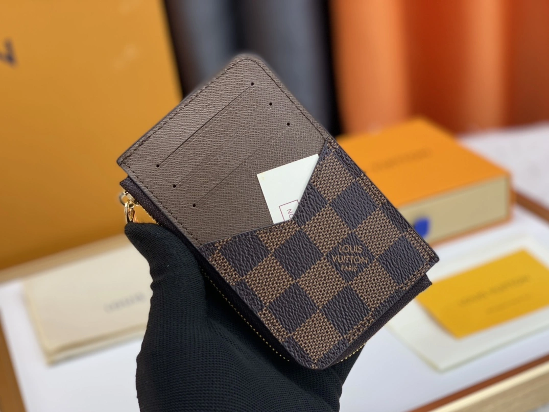 Louis Vuitton LV Card Case For Women Versatile 658