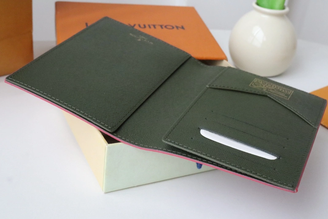 Louis Vuitton LV Card Case Popular 970 - Image 7