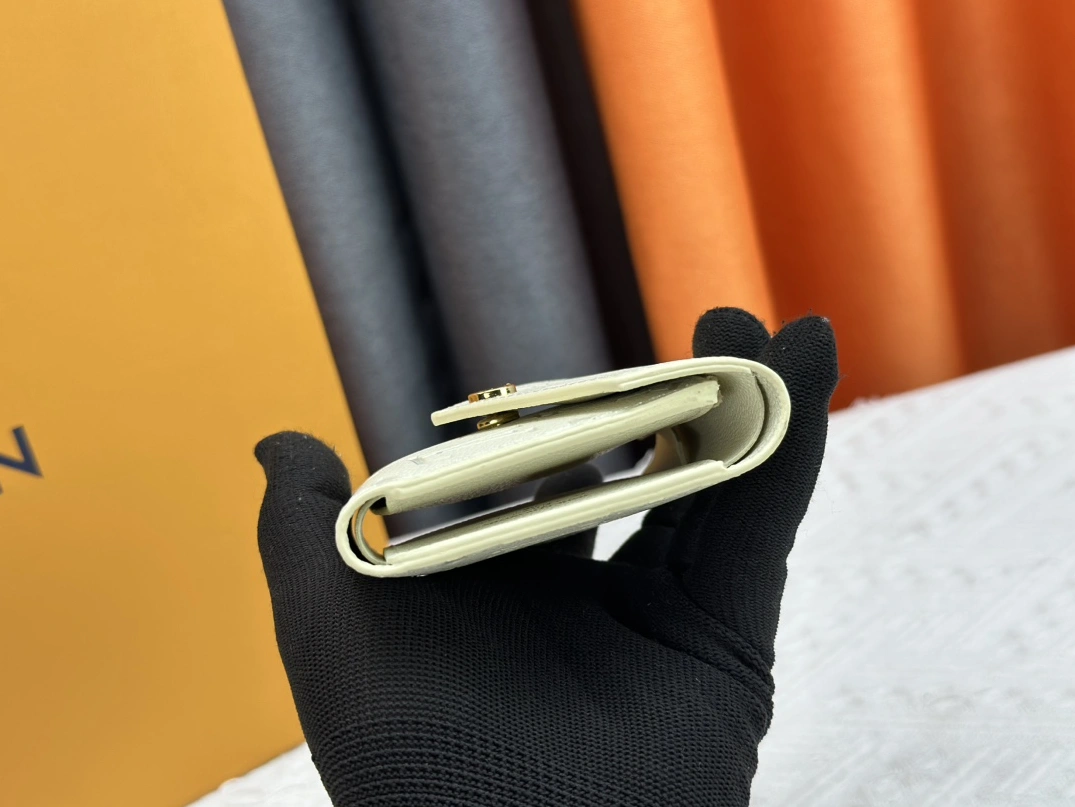 Louis Vuitton LV Wallets Comfortable 1874 - Image 3