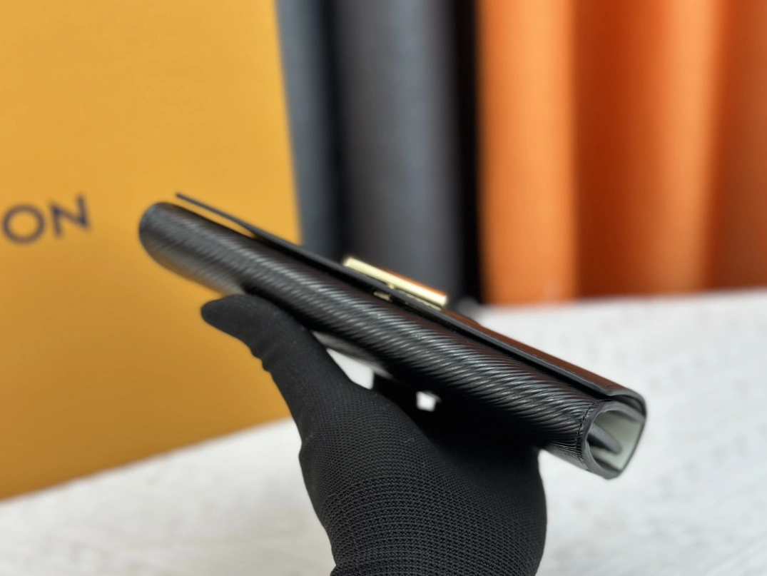 Louis Vuitton LV Wallets Efficient 1754 - Image 3