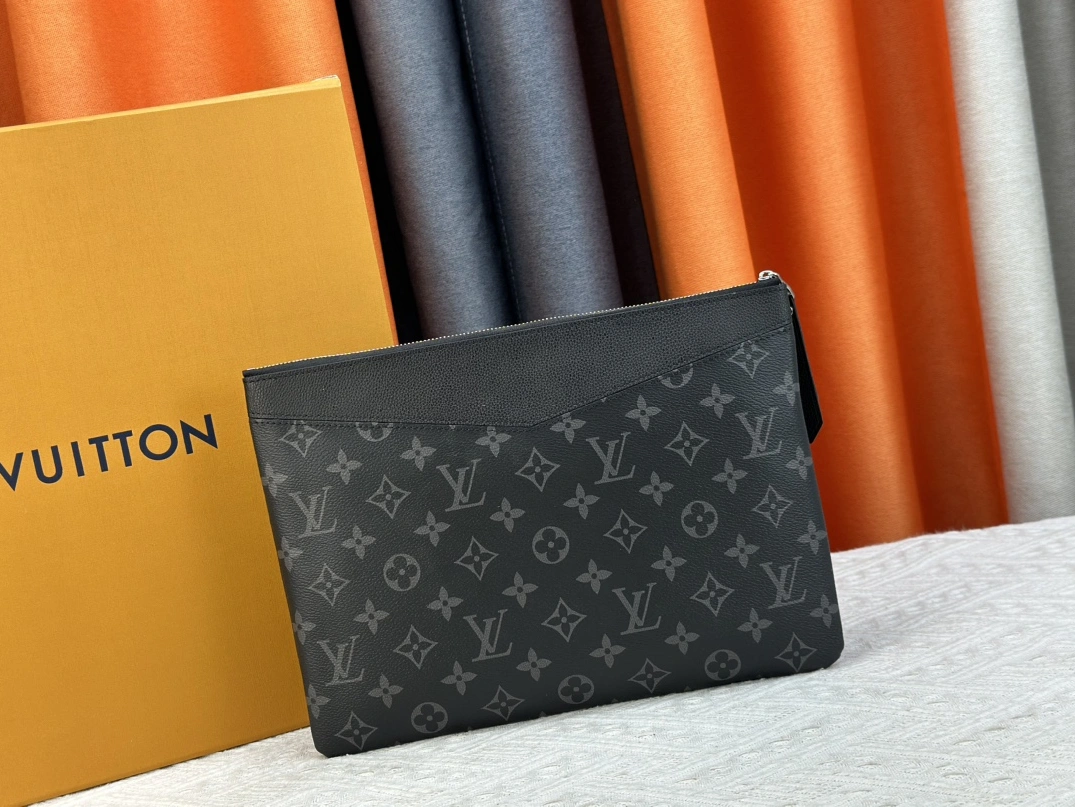 Louis Vuitton LV Wallets For Unisex Resilient 8390 - Image 3
