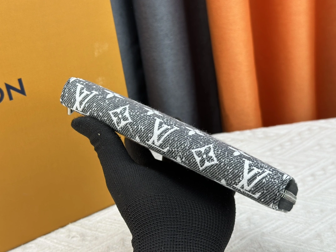 Louis Vuitton LV Wallets For Women SmartChoice 3378 - Image 4