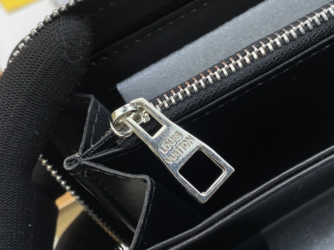 Louis Vuitton LV Wallets Lightweight 582 - Image 6