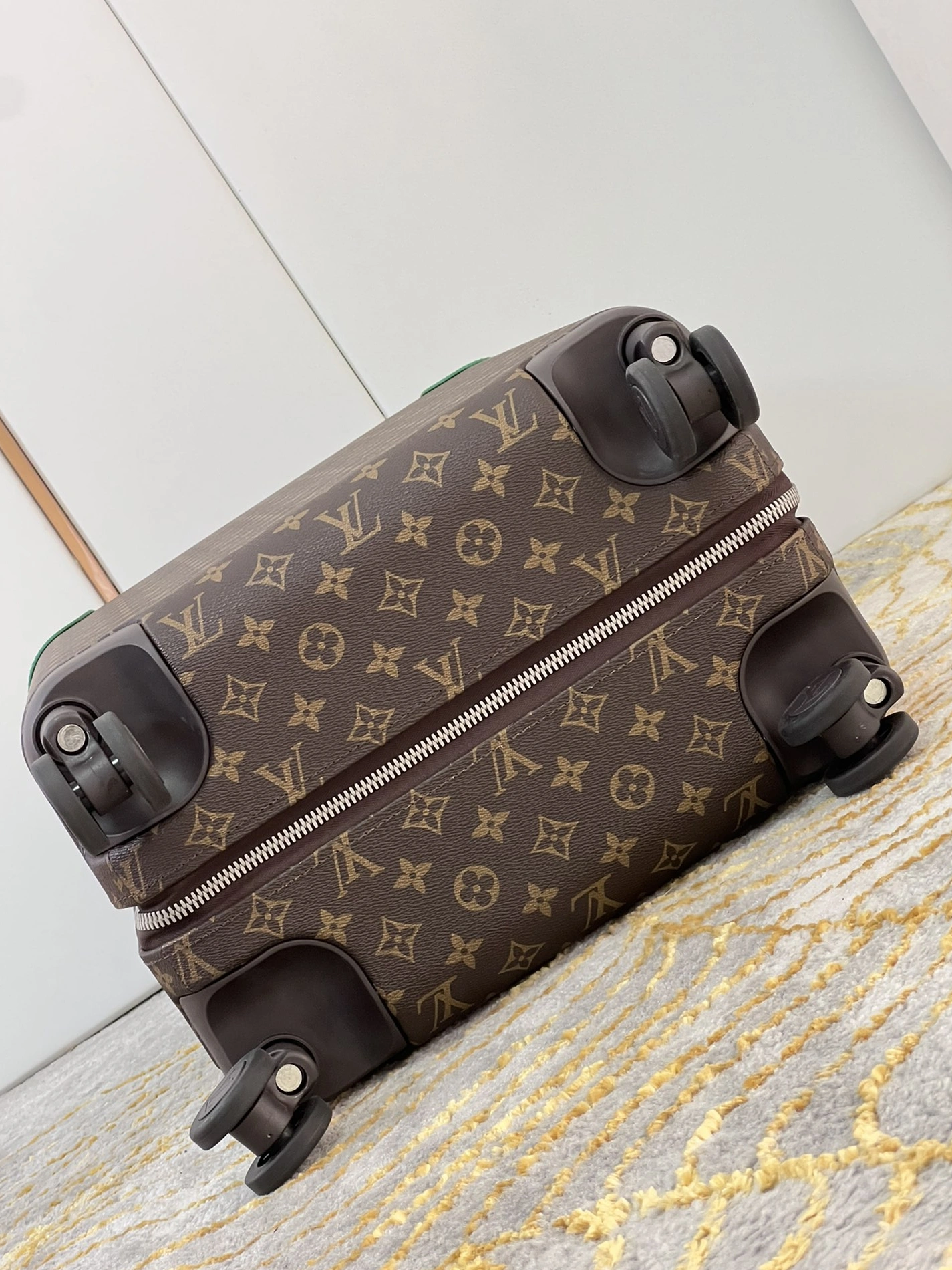 Louis Vuitton Luggage Compact 1661 - Image 7