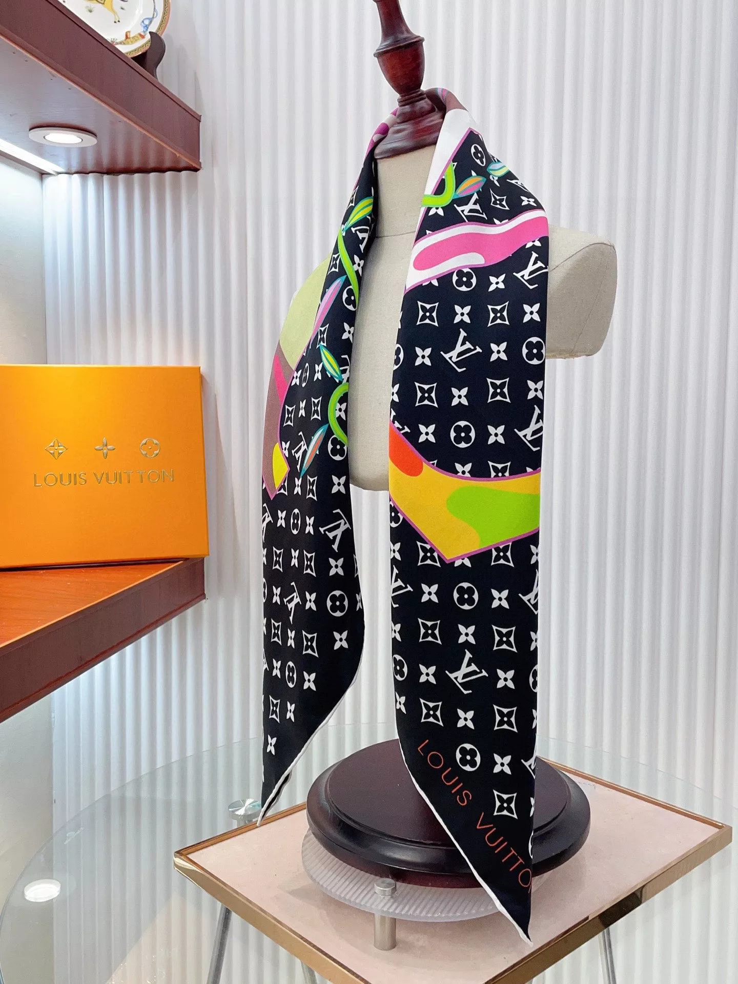 Louis Vuitton Silk Squares Durable 4445 - Image 5