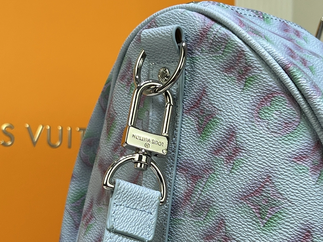 Louis Vuitton Travel Bags Stylish 7542 - Image 5