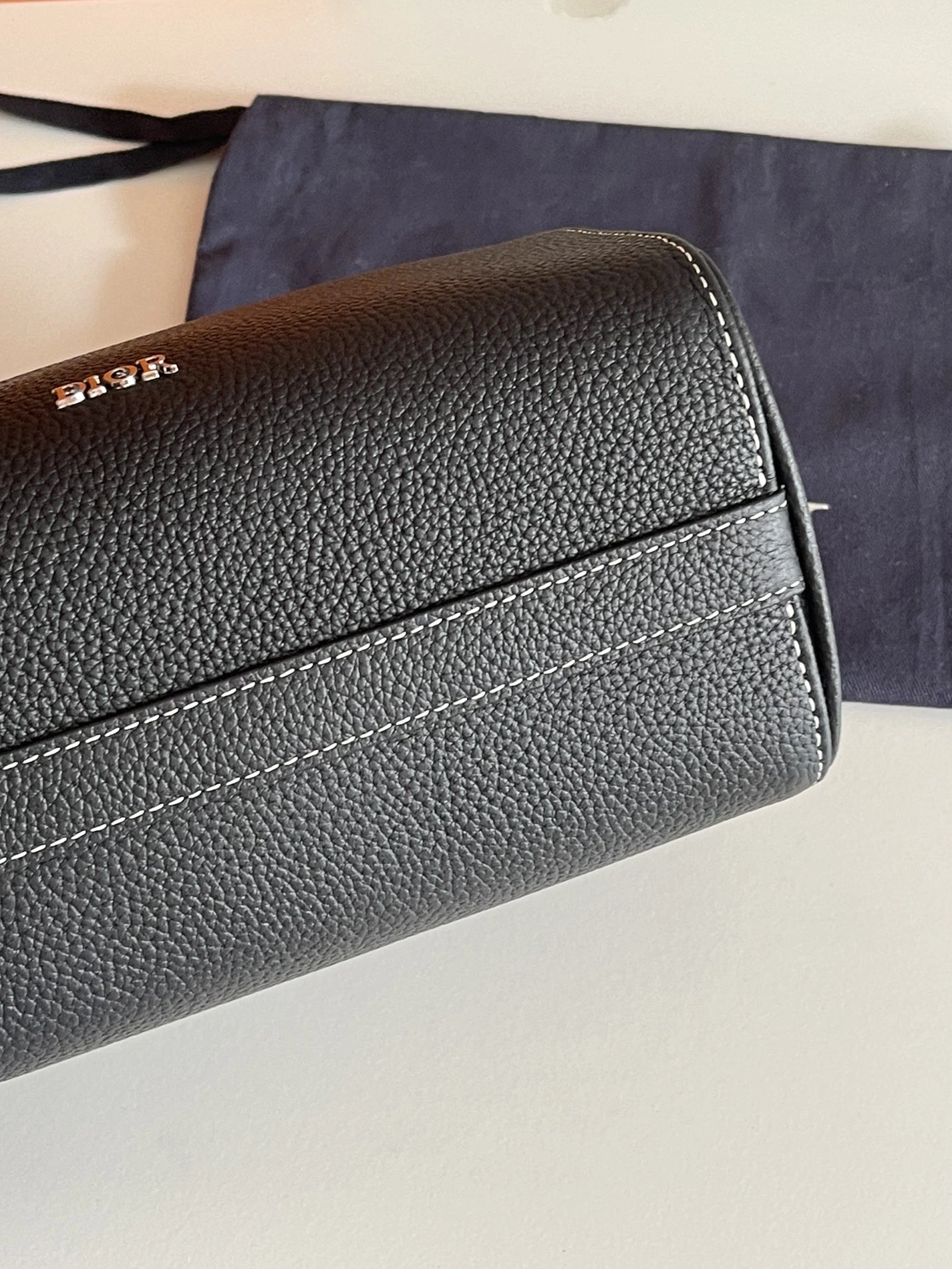 Minimalist 2438 Christian Dior AAA Man Messenger Bags - Image 6