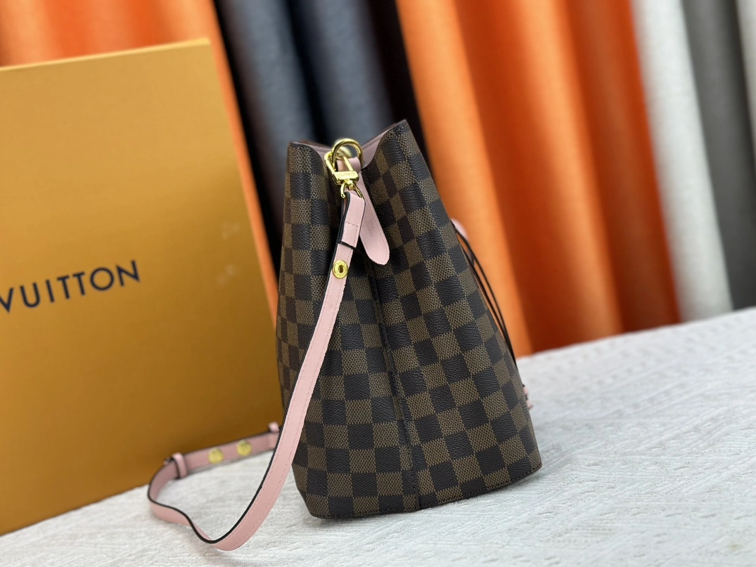 Minimalist 2482 Louis Vuitton AAA Quality Messenger Bags For Women