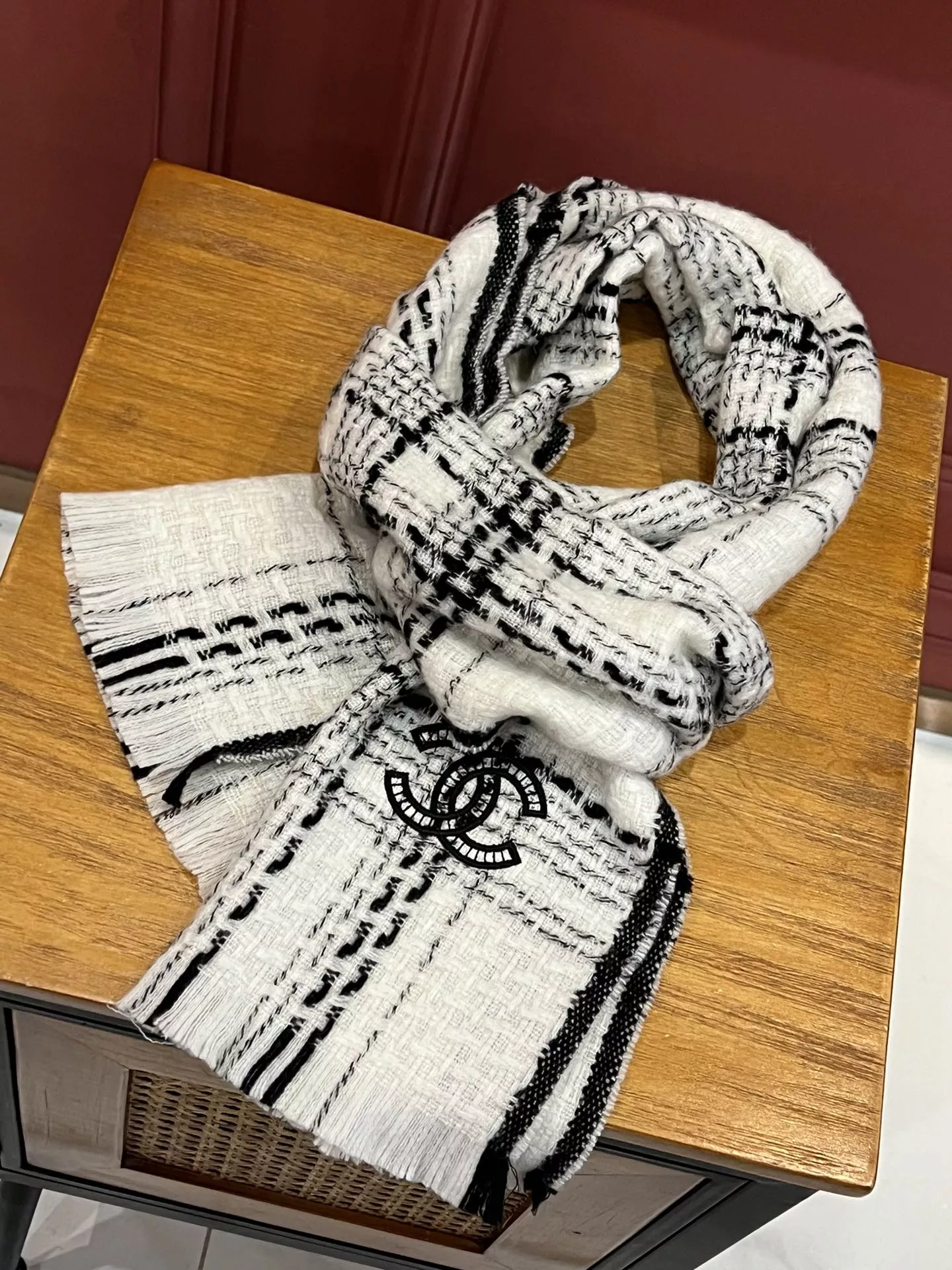 Minimalist 3629 Chanel Scarves For Women - Image 5