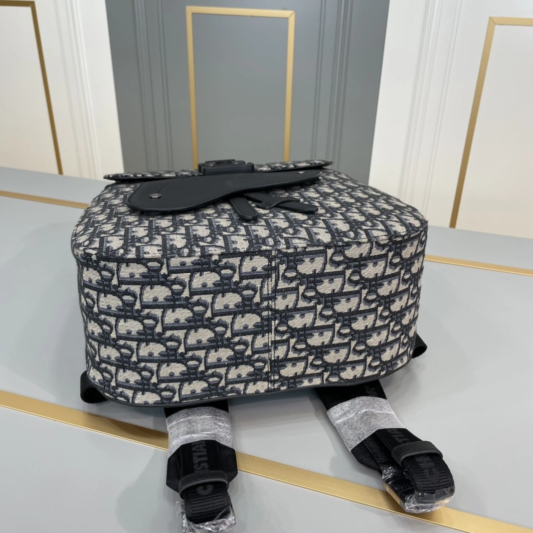 Minimalist 4467 Christian Dior AAA Man Backpacks - Image 5