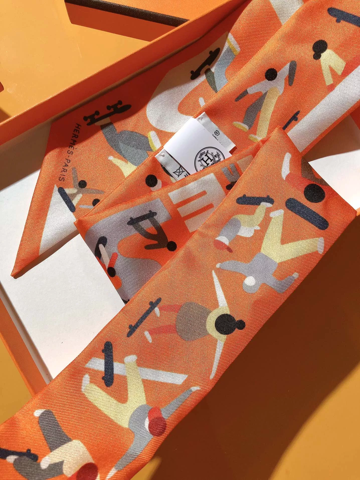 ModernLook 9252 Hermes Silk Scarf - Image 5