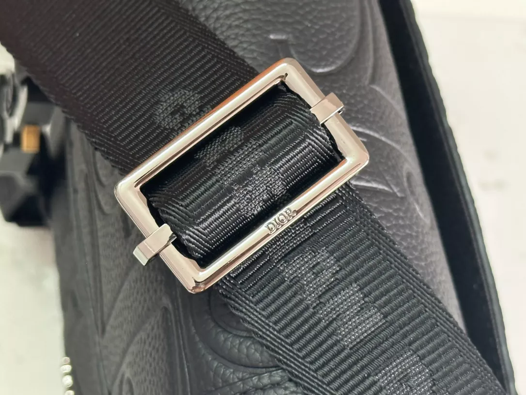 NewStyle 391 Christian Dior AAA Man Messenger Bags - Image 7