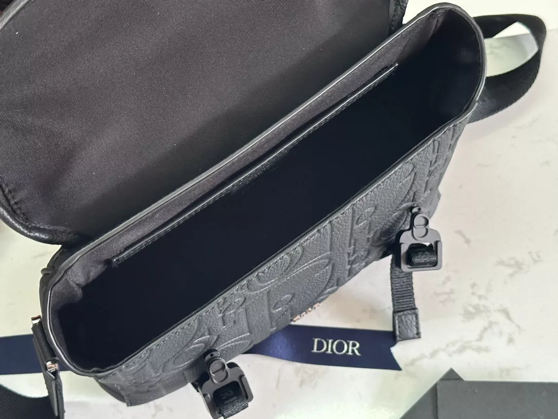 NewStyle 391 Christian Dior AAA Man Messenger Bags - Image 8