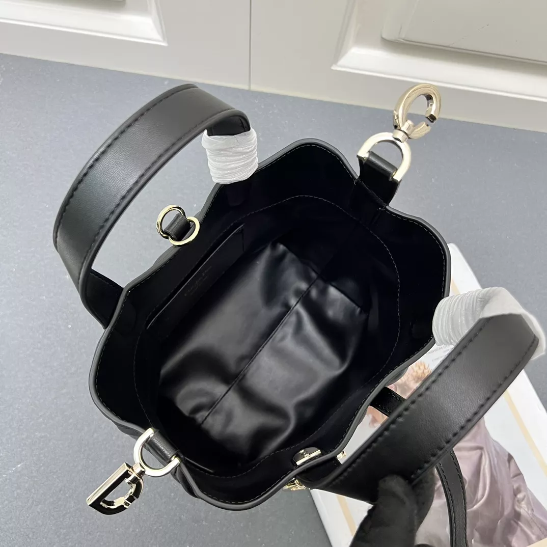 Popular 3407 Christian Dior AAA Quality Handbags For Women - Image 8