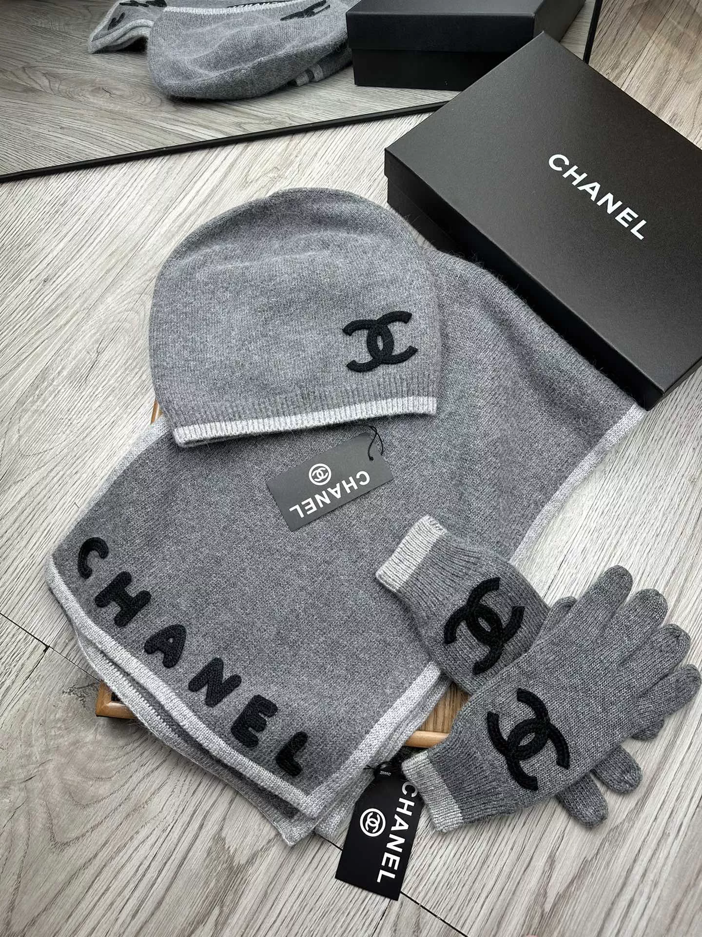 Practical 9019 Chanel Hat and Scarf and Glove Set