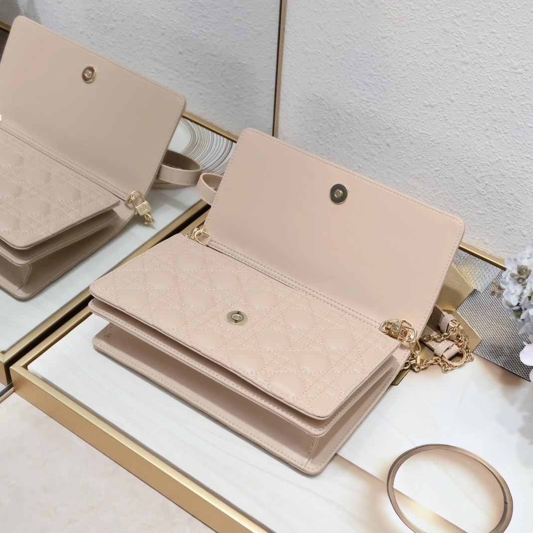 Practical 9881 Christian Dior AAA Quality Messenger Bags For Women - Image 7