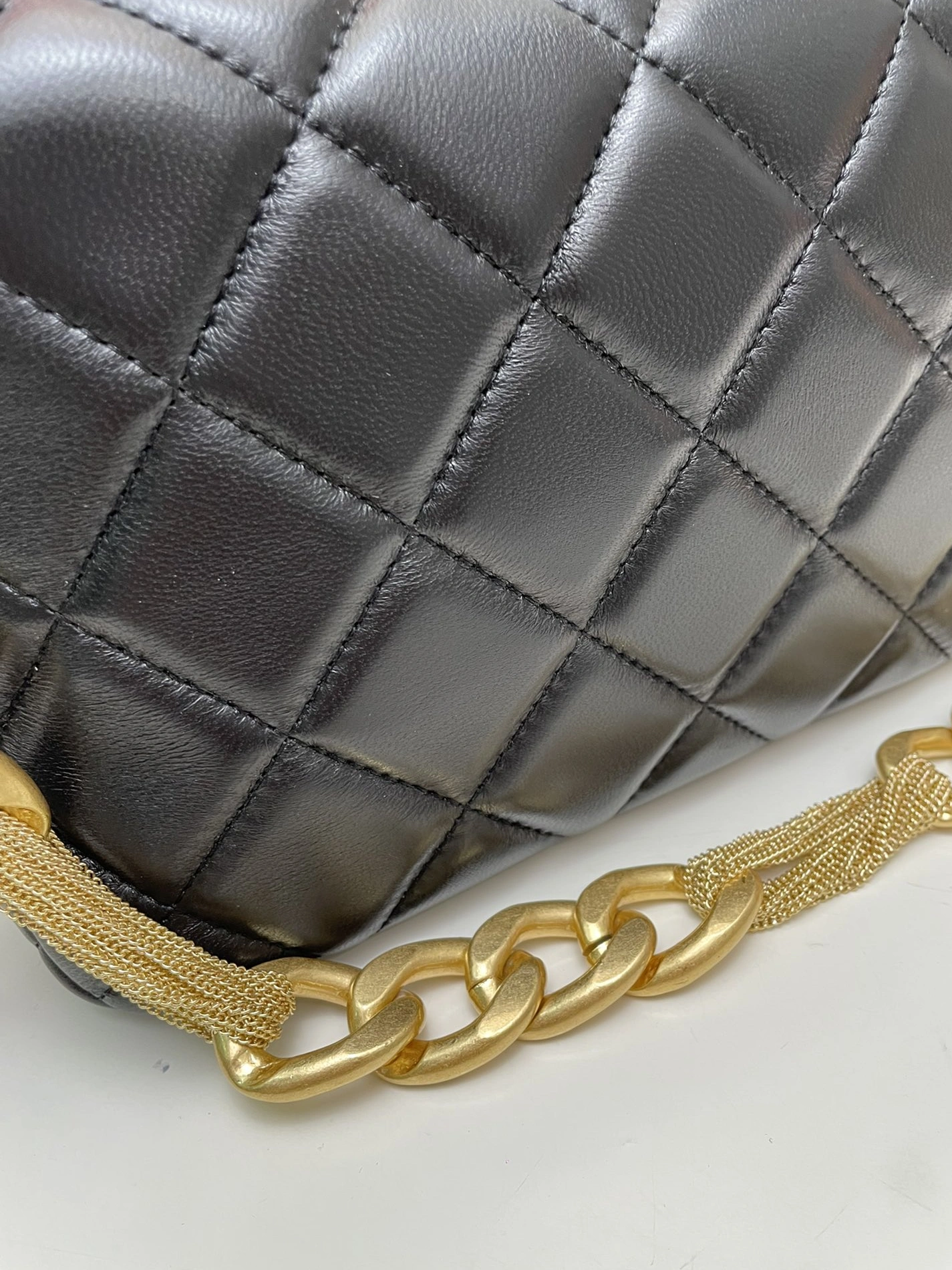 Refined 5209 Chanel AAA Quality Messenger Bags For Women - Image 6