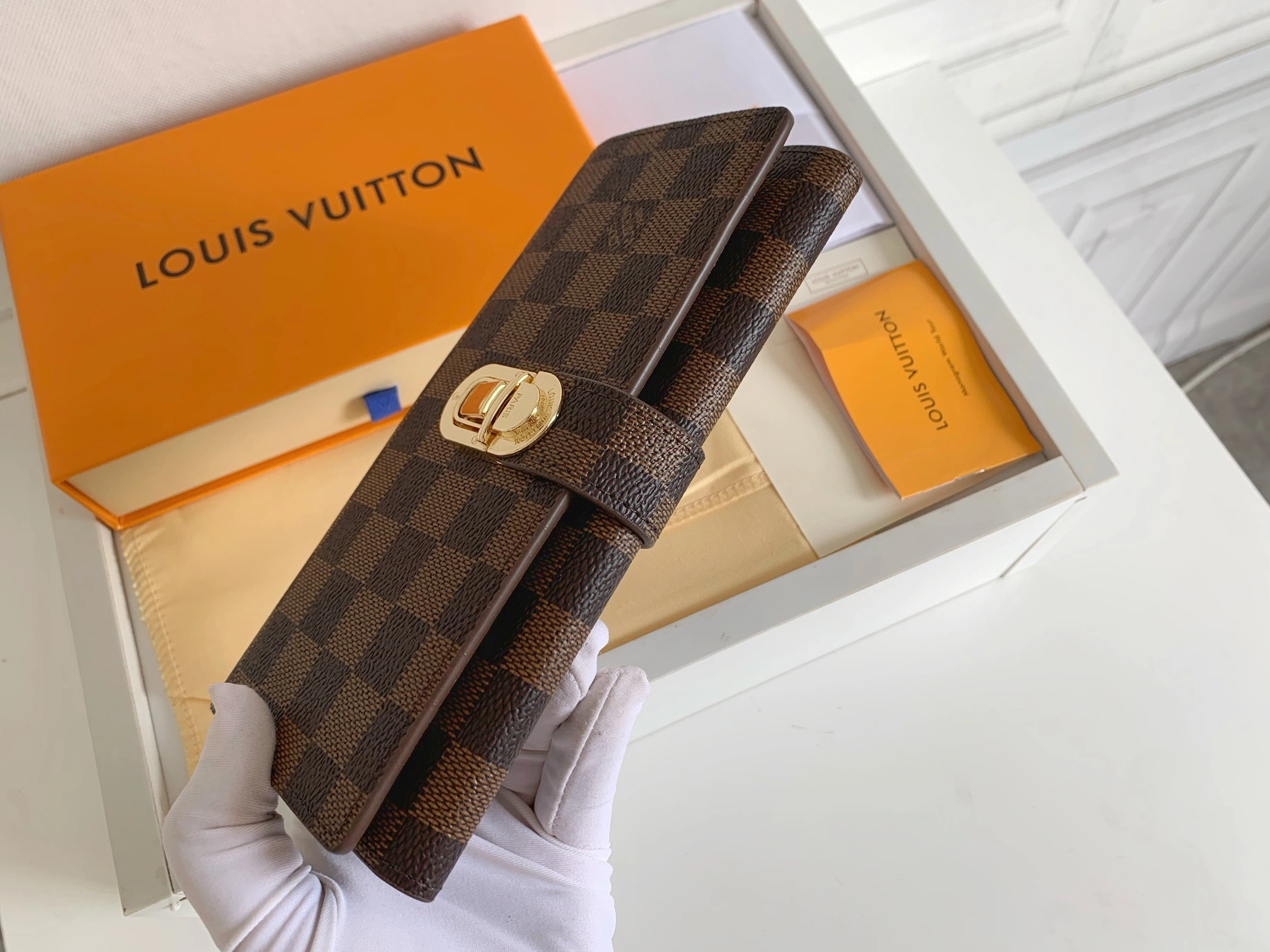 Refined 6128 Louis Vuitton LV Card Case For Women - Image 3
