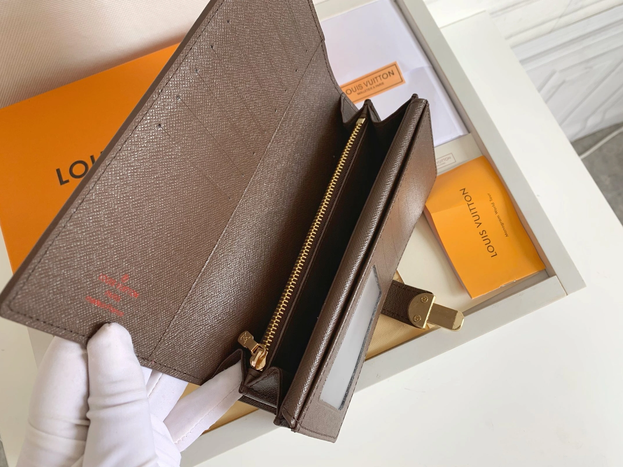 Refined 6128 Louis Vuitton LV Card Case For Women - Image 6