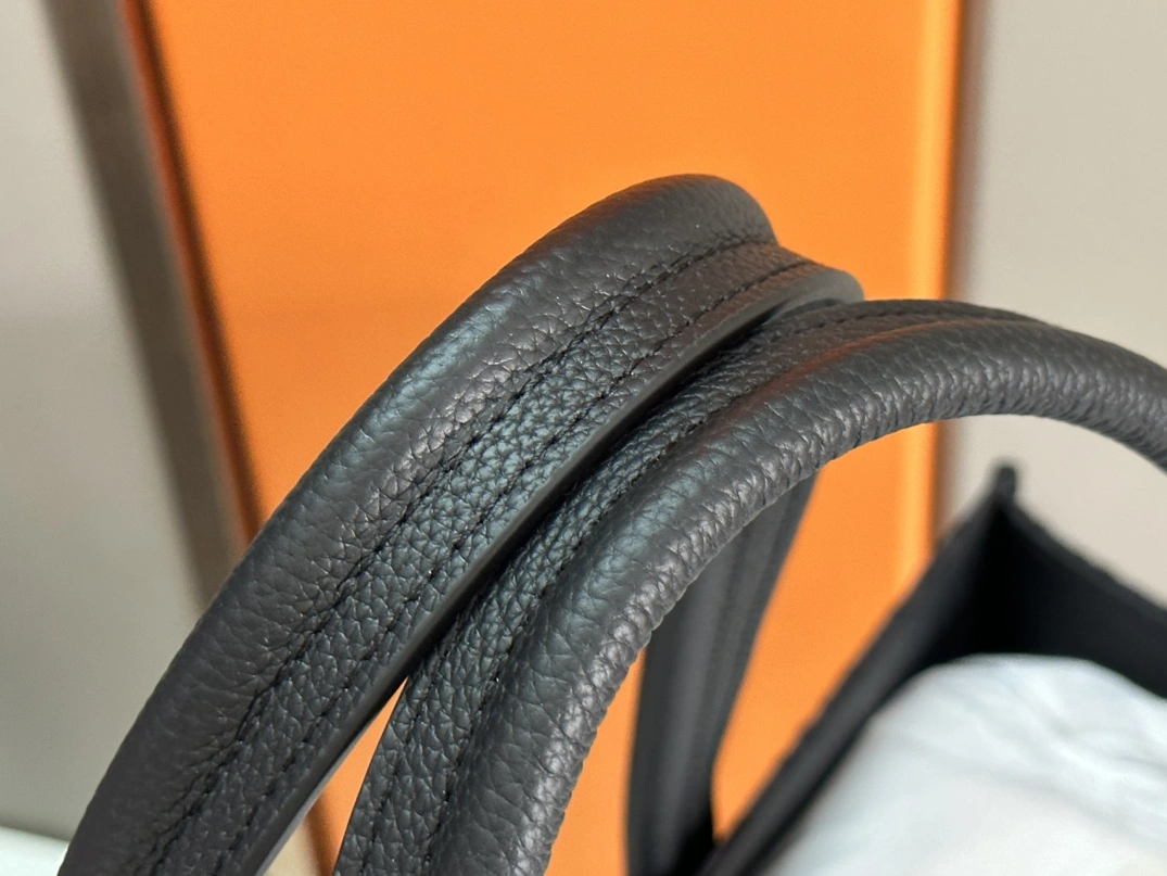 Refined 8189 Christian Dior AAA Man Handbags - Image 7