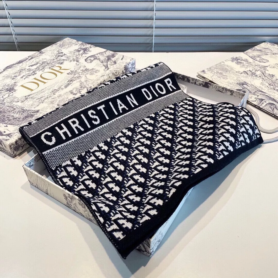 Refined 9100 Christian Dior Scarf For Women