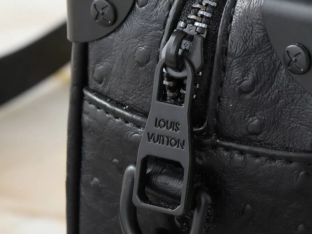 Refined 9639 Louis Vuitton AAA Quality Messenger Bags For Unisex - Image 7