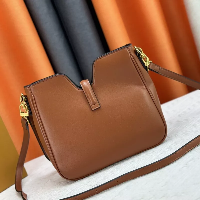 Reliable 5650 Louis Vuitton AAA Quality Messenger Bags For Women - Image 3