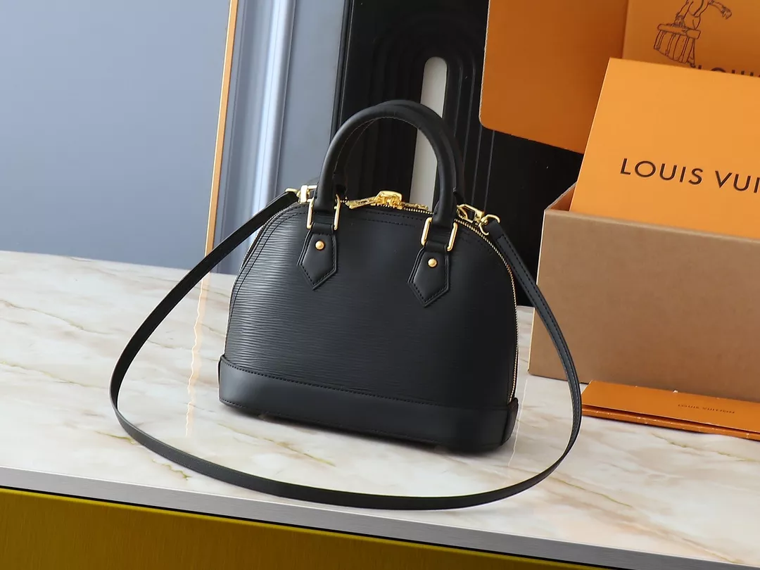 Resilient 4232 Louis Vuitton AAA Quality Messenger Bags For Women - Image 3