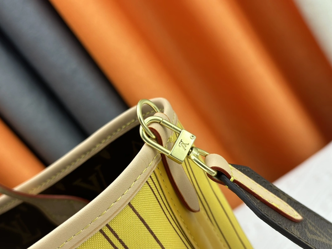 Resilient 7746 Louis Vuitton AAA Quality Shoulder Bags For Women - Image 5