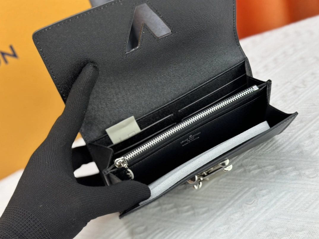 Resilient 9001 Louis Vuitton LV Wallets - Image 7