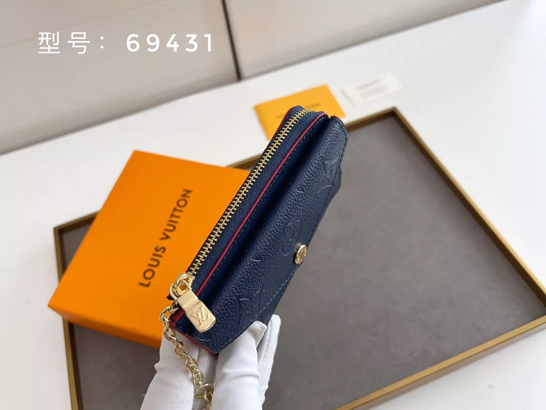 Resilient 9820 Louis Vuitton LV Card Case - Image 3