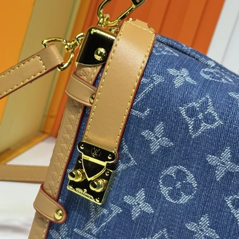 Sleek 7708 Louis Vuitton AAA Quality Messenger Bags For Women - Image 3