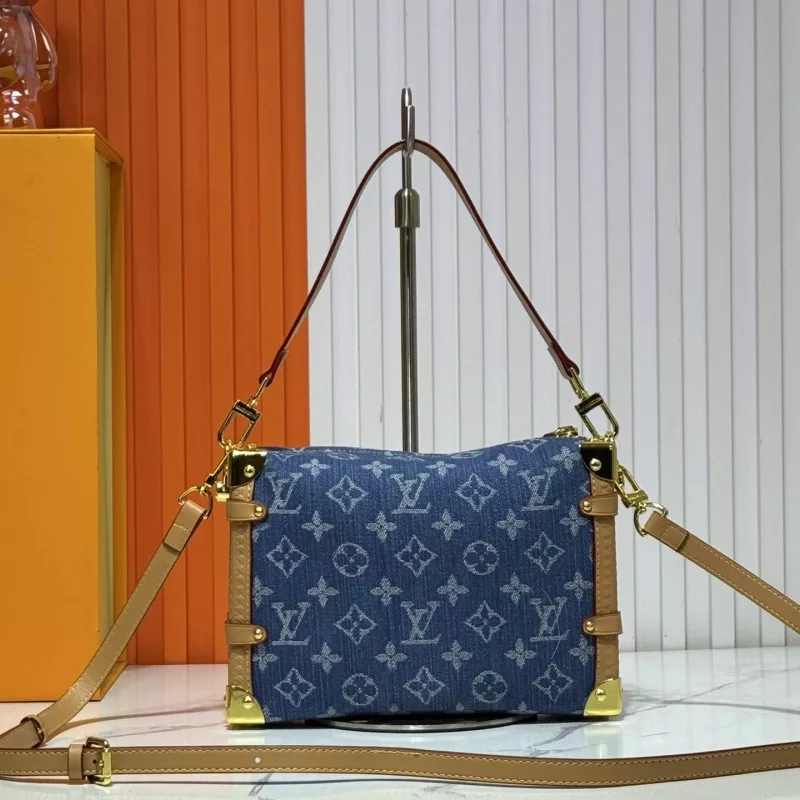 Sleek 7708 Louis Vuitton AAA Quality Messenger Bags For Women - Image 5