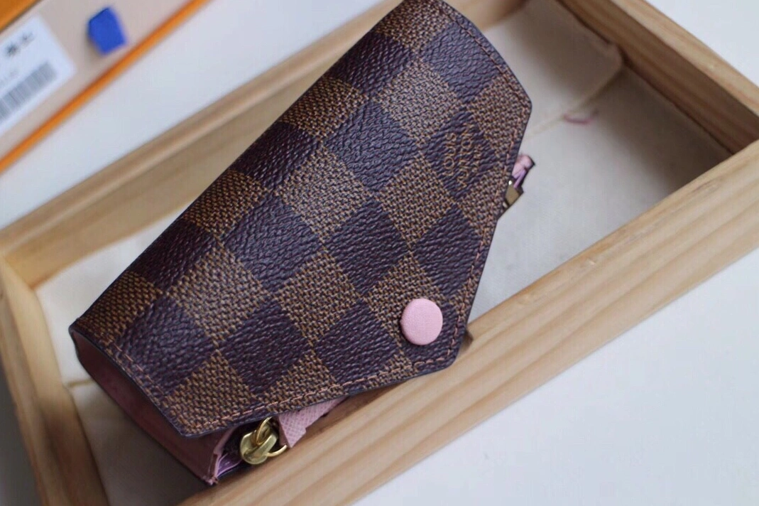 SmartChoice 4268 Louis Vuitton LV Card Case - Image 3