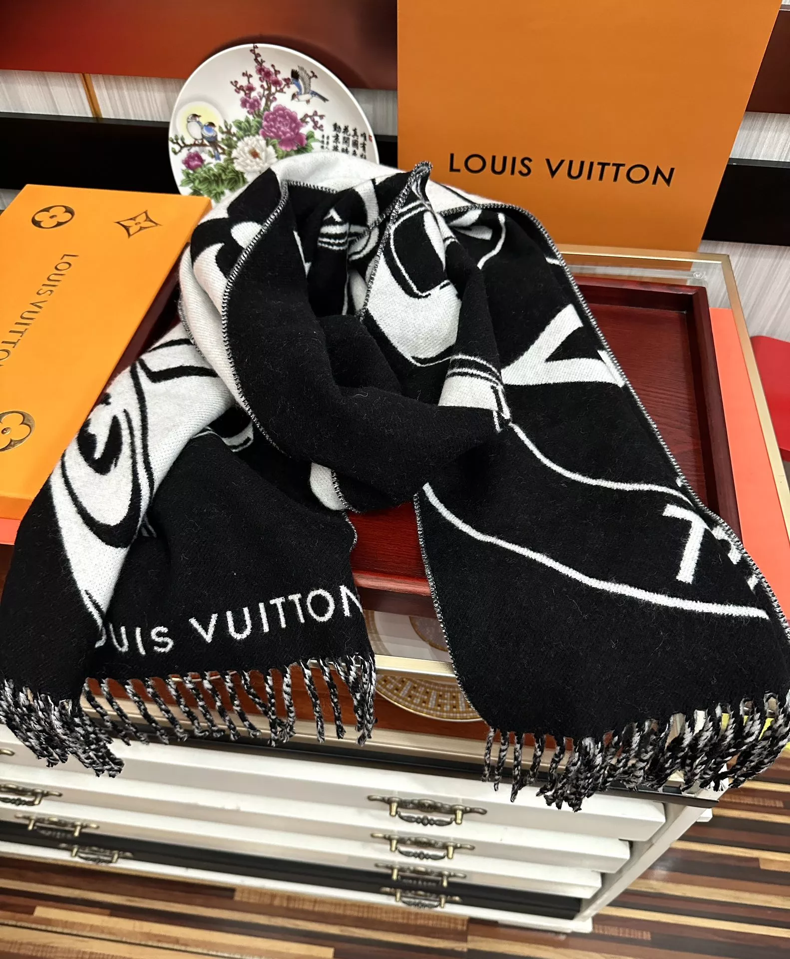 SmartChoice 9607 Louis Vuitton Scarf For Women - Image 3