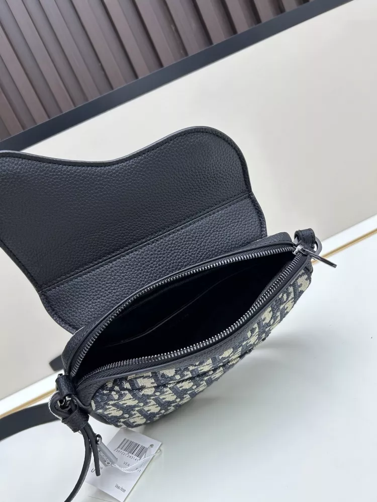 Soft 1967 Christian Dior AAA Quality Messenger Bags For Unisex - Image 7